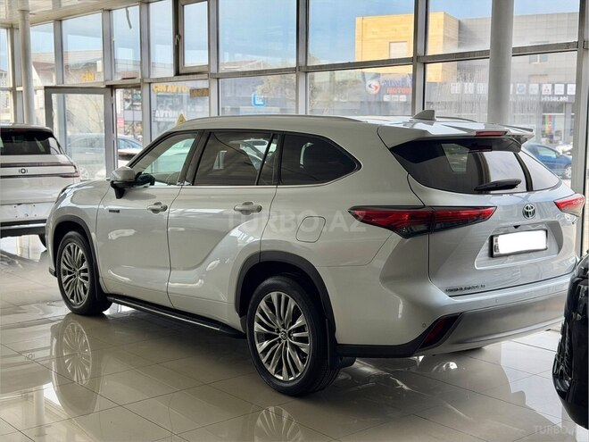 Toyota Highlander-3