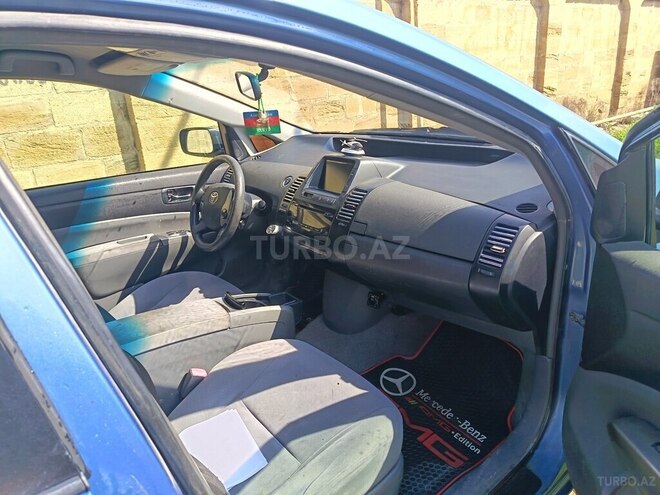 Toyota Prius-2