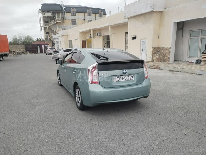Toyota Prius-3