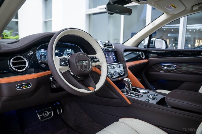 Bentley Bentayga-11