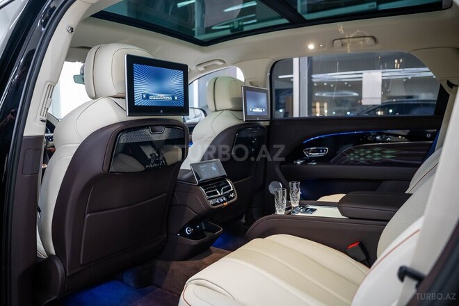 Bentley Bentayga-14