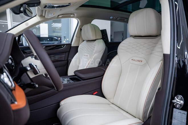 Bentley Bentayga-12