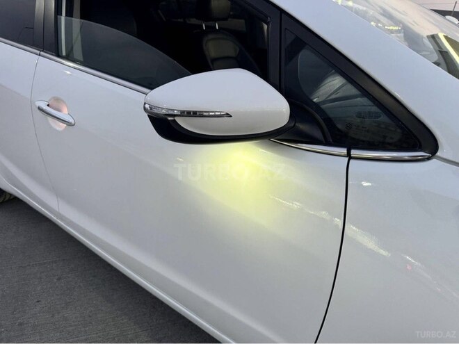 Kia Cerato-11