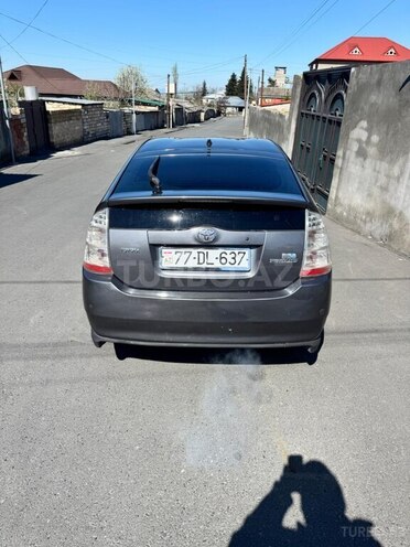 Toyota Prius-8