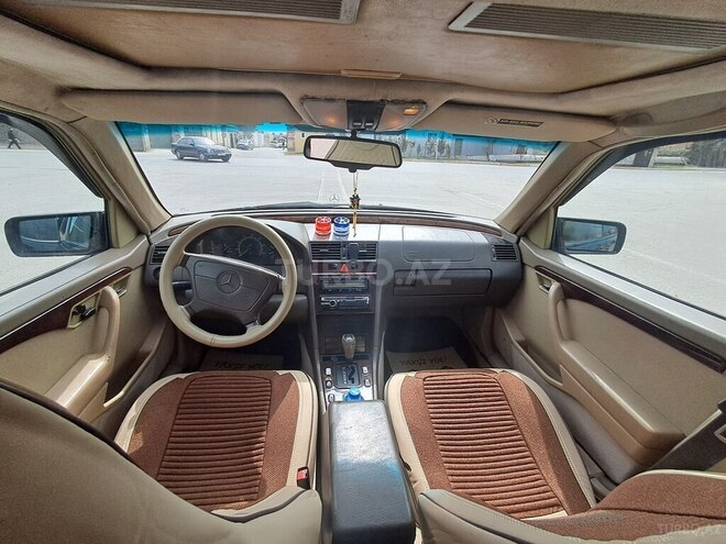 Mercedes C 220-12