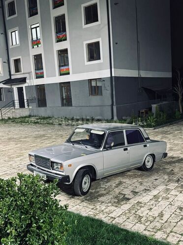 LADA (VAZ) 2107 2010, 137,000 km - 1.6 l - 
