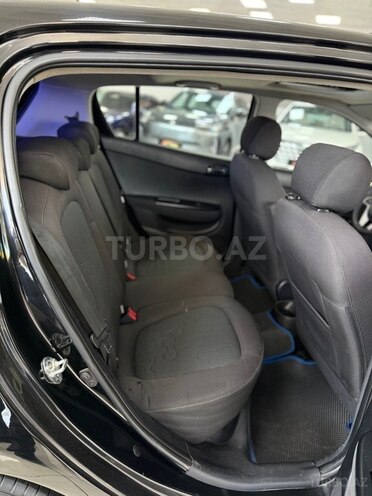 Hyundai i20-12
