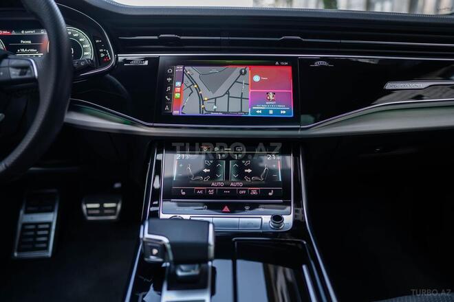 Audi Q8-2