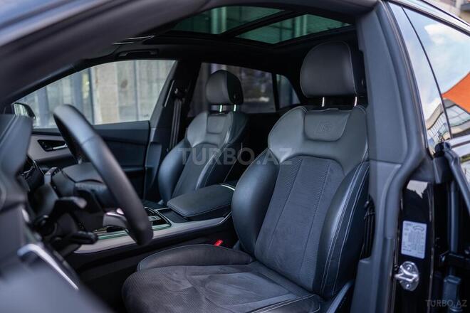 Audi Q8-10