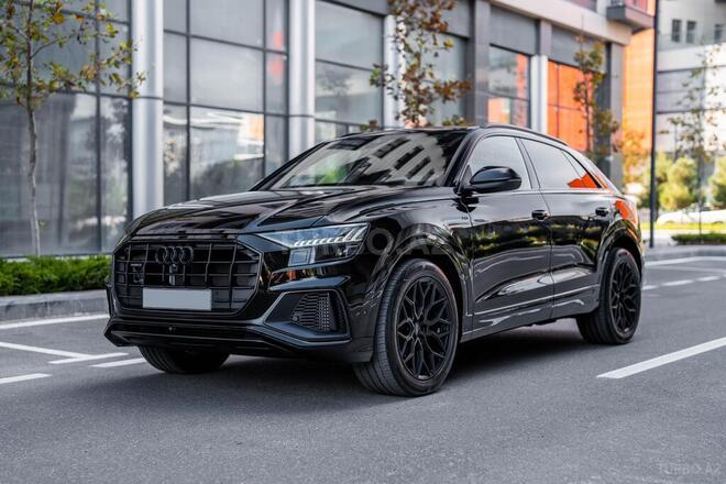 Audi Q8-5