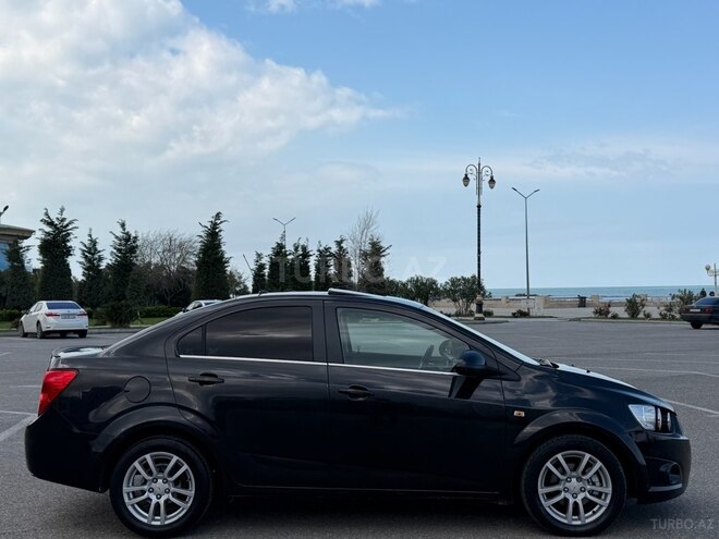 Chevrolet Aveo-5