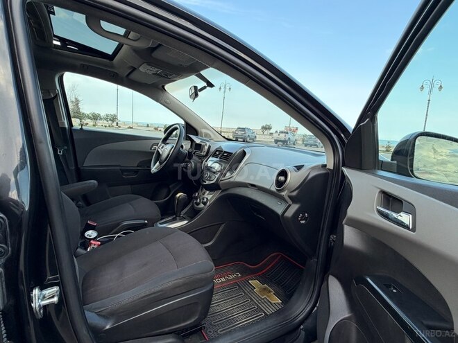 Chevrolet Aveo-10