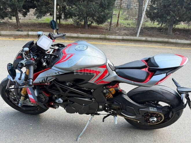 MV Agusta Brutale RR-7
