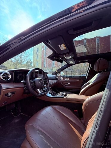Mercedes E 300-11