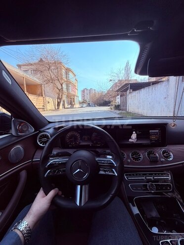 Mercedes E 300-9