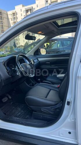 Mitsubishi Outlander-12