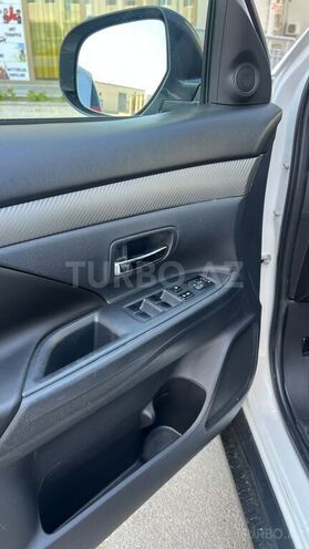 Mitsubishi Outlander-10