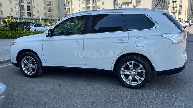 Mitsubishi Outlander-7