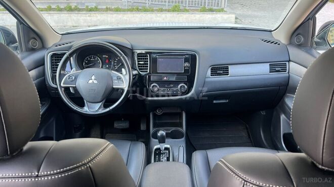 Mitsubishi Outlander-8