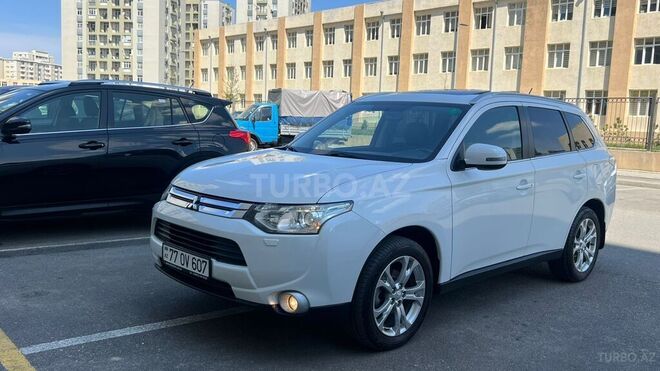 Mitsubishi Outlander-2