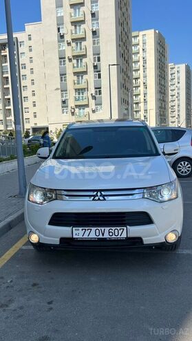 Mitsubishi Outlander-1