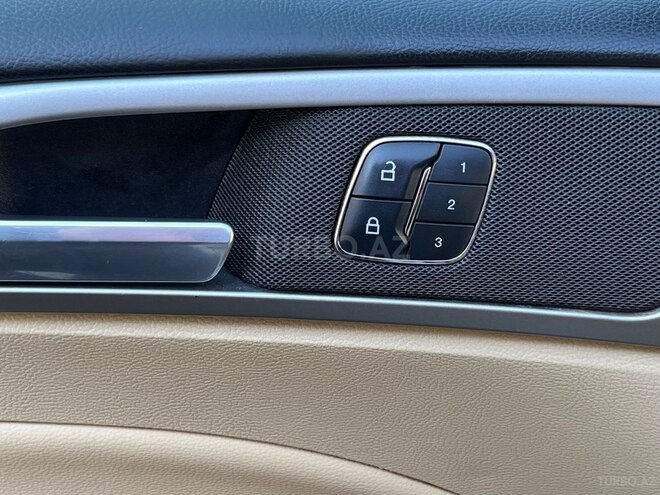 Ford Fusion (North America)-12