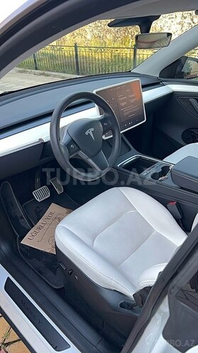 Tesla Model Y-6