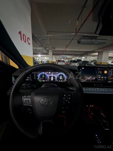Toyota Camry-5
