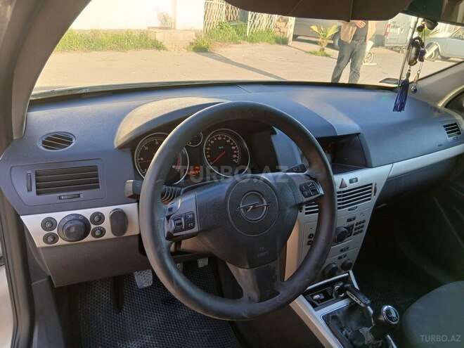 Opel Astra-12