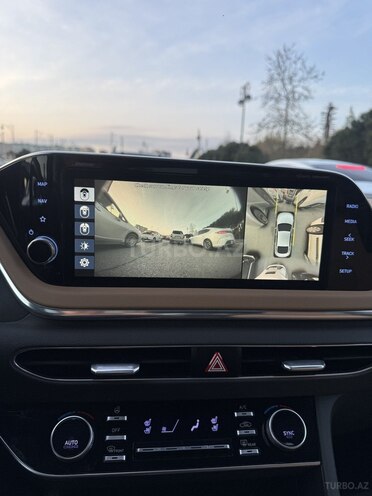 Hyundai Sonata-12