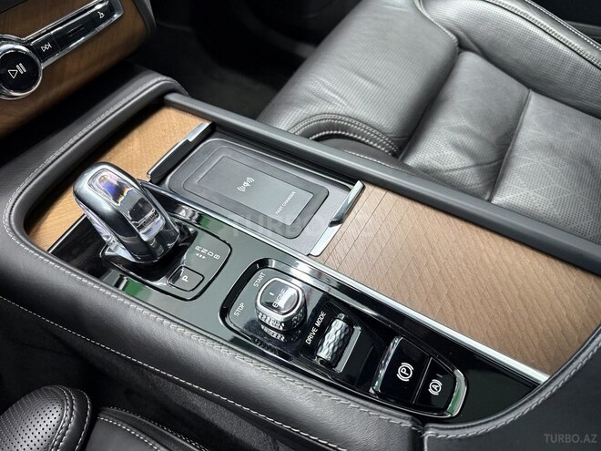 Volvo XC90-17