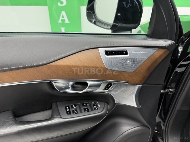 Volvo XC90-18