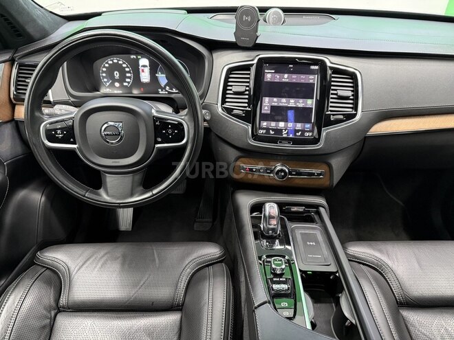 Volvo XC90-9