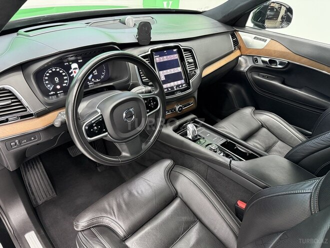 Volvo XC90-8