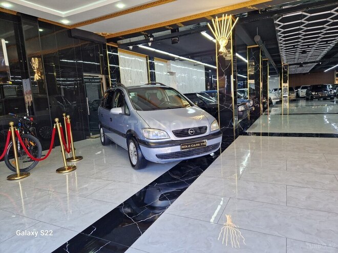 Opel Zafira-1