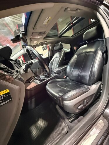 Hyundai Sonata-16