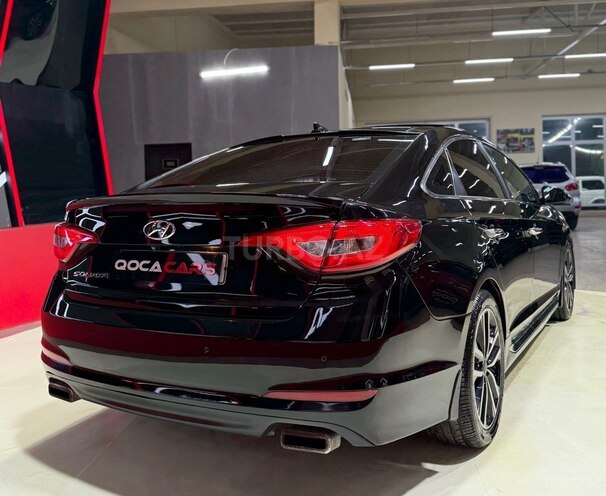 Hyundai Sonata-12