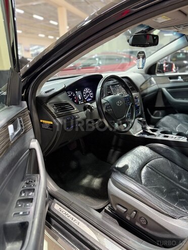 Hyundai Sonata-15