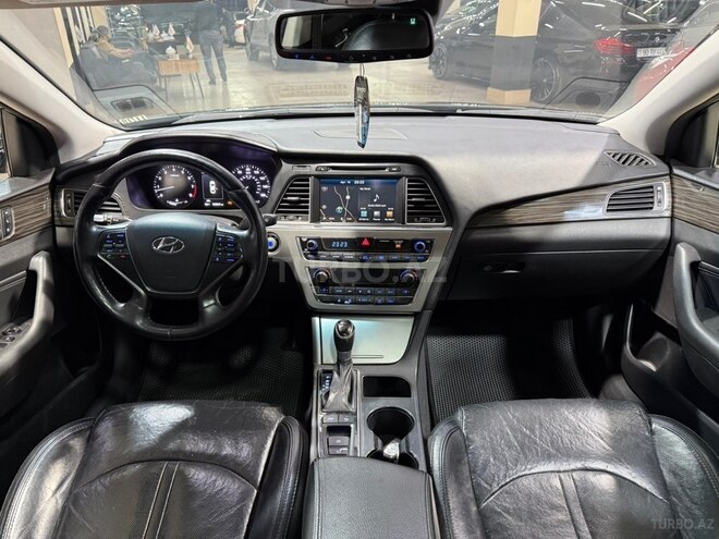 Hyundai Sonata-19