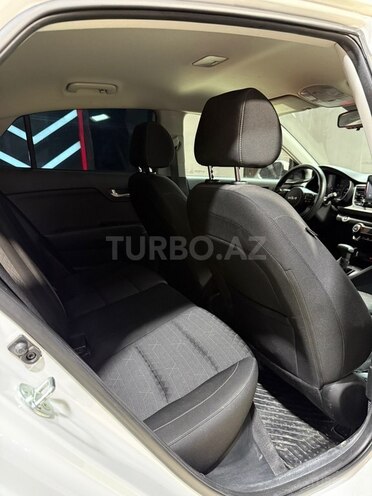 Kia Rio-17