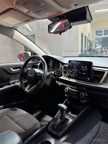 Kia Rio-13