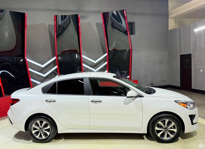 Kia Rio-5