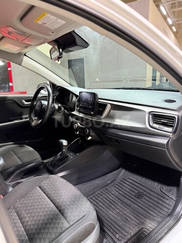 Kia Rio-15