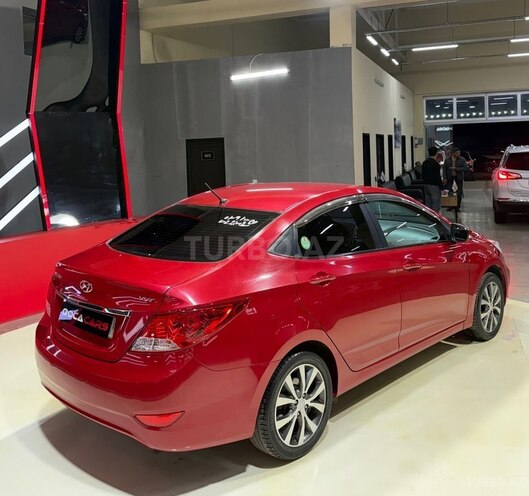 Hyundai Accent-8