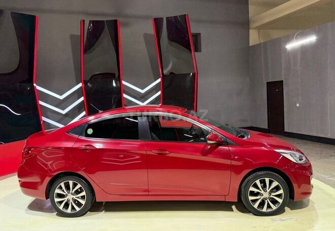 Hyundai Accent-5