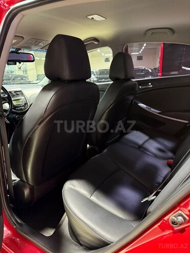 Hyundai Accent-15