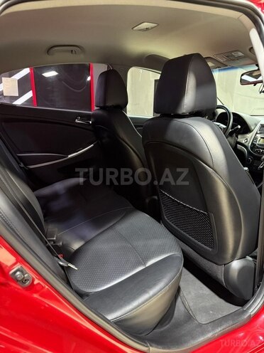 Hyundai Accent-14