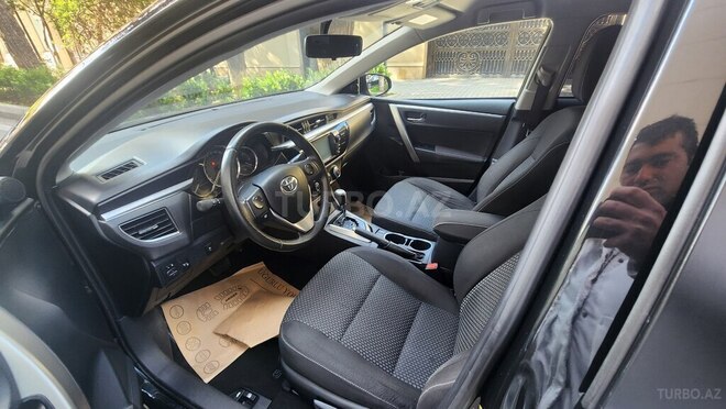 Toyota Corolla-6
