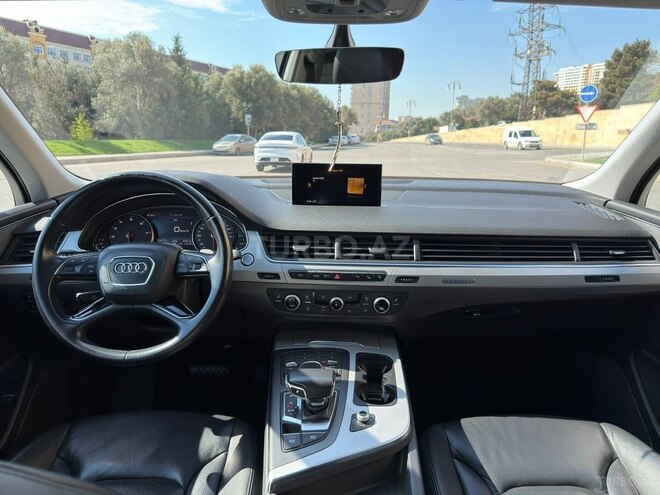 Audi Q7-10