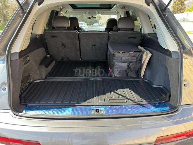 Audi Q7-15